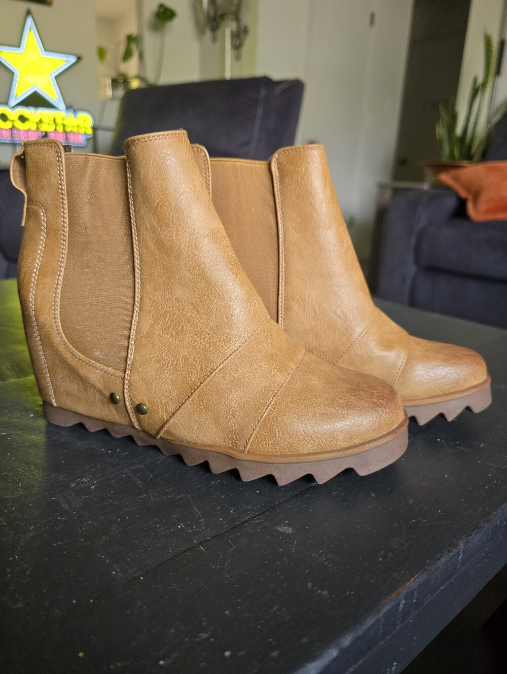 Women’s Tan Wedge Chelsea Boots - Stylish Everyday Comfort
